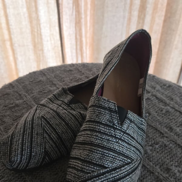 TOMS - Women's Alpargata shoes - Size 10 - black/silver shiny