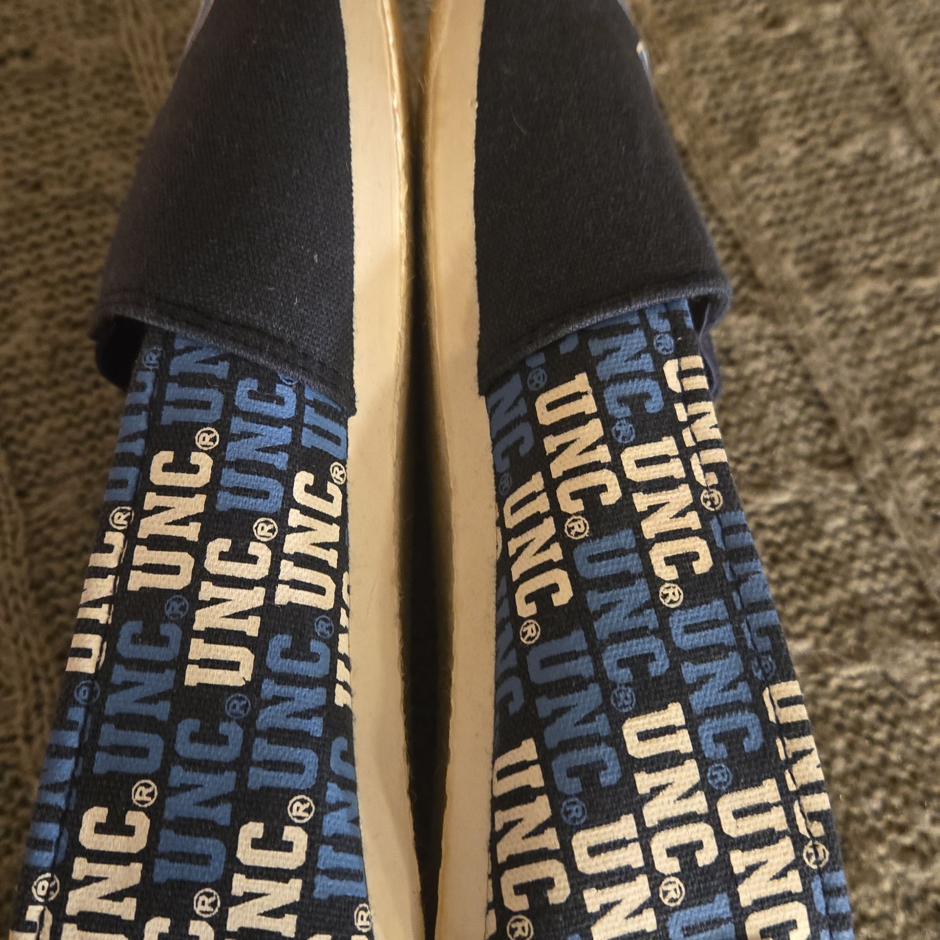 NEW - North Carolina Tar Heels NCAA Womens Stripe Canvas Shoes - Size L 9