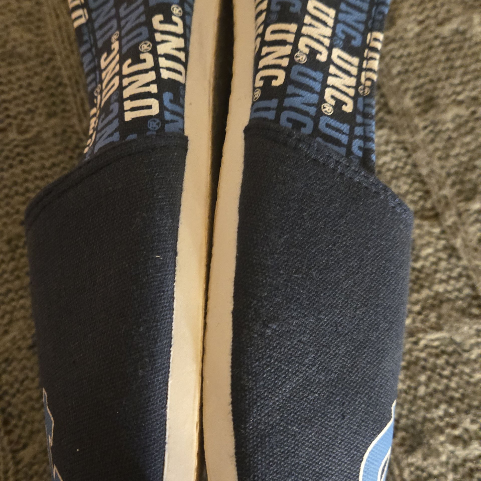 NEW - North Carolina Tar Heels NCAA Womens Stripe Canvas Shoes - Size L 10