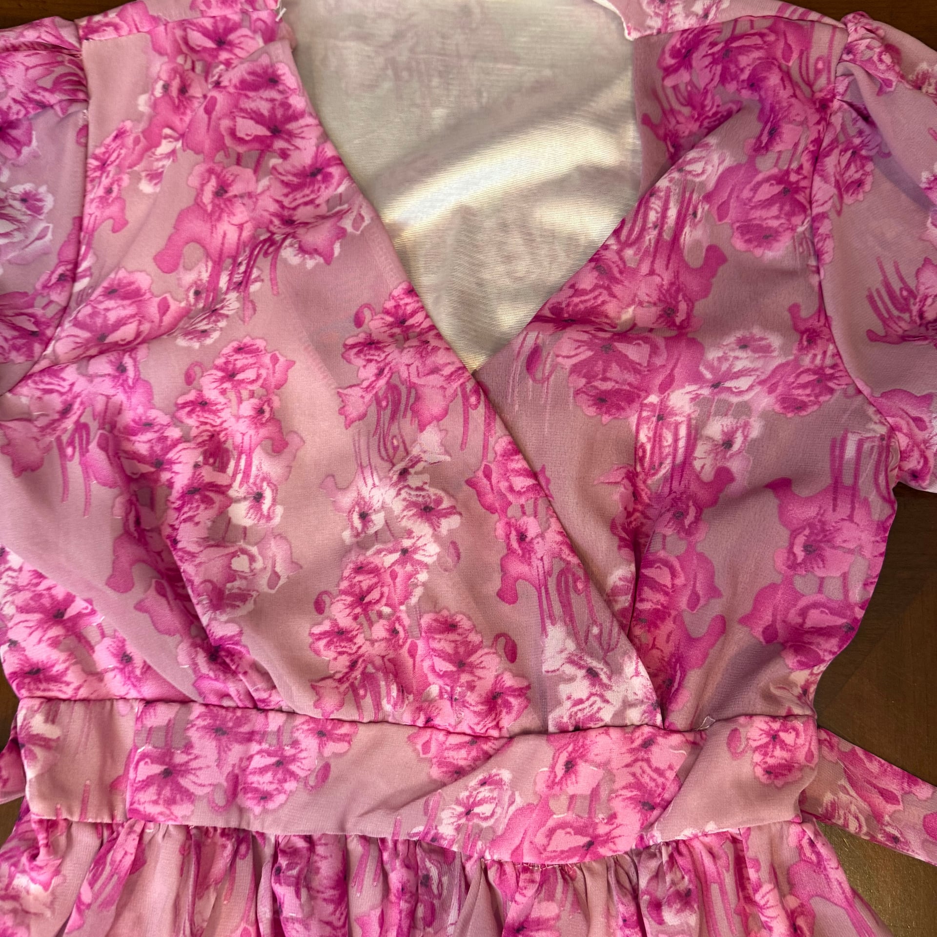 ML Monique Lhuillier Pleated Belted Floral Midi-Dress 3