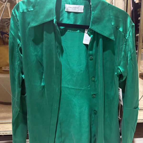 Equipment Femme Green 100% Silk Blouse - Long Sleeve Button Down Shirt