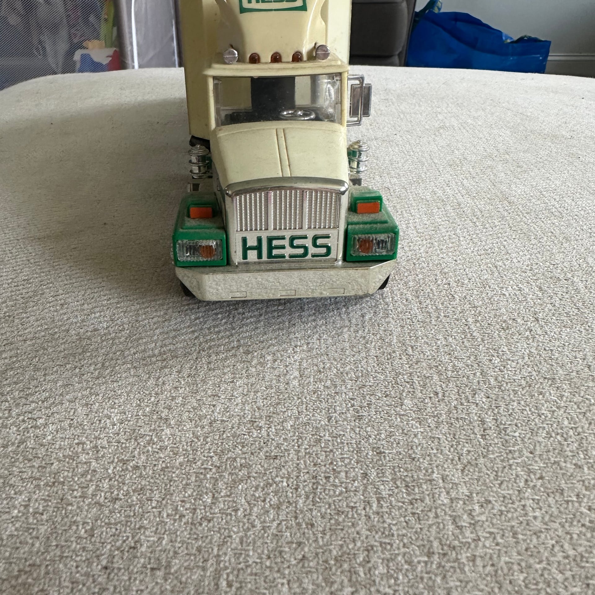 Hess 1987 Toy Truck Bank Tractor Trailer with Box 7