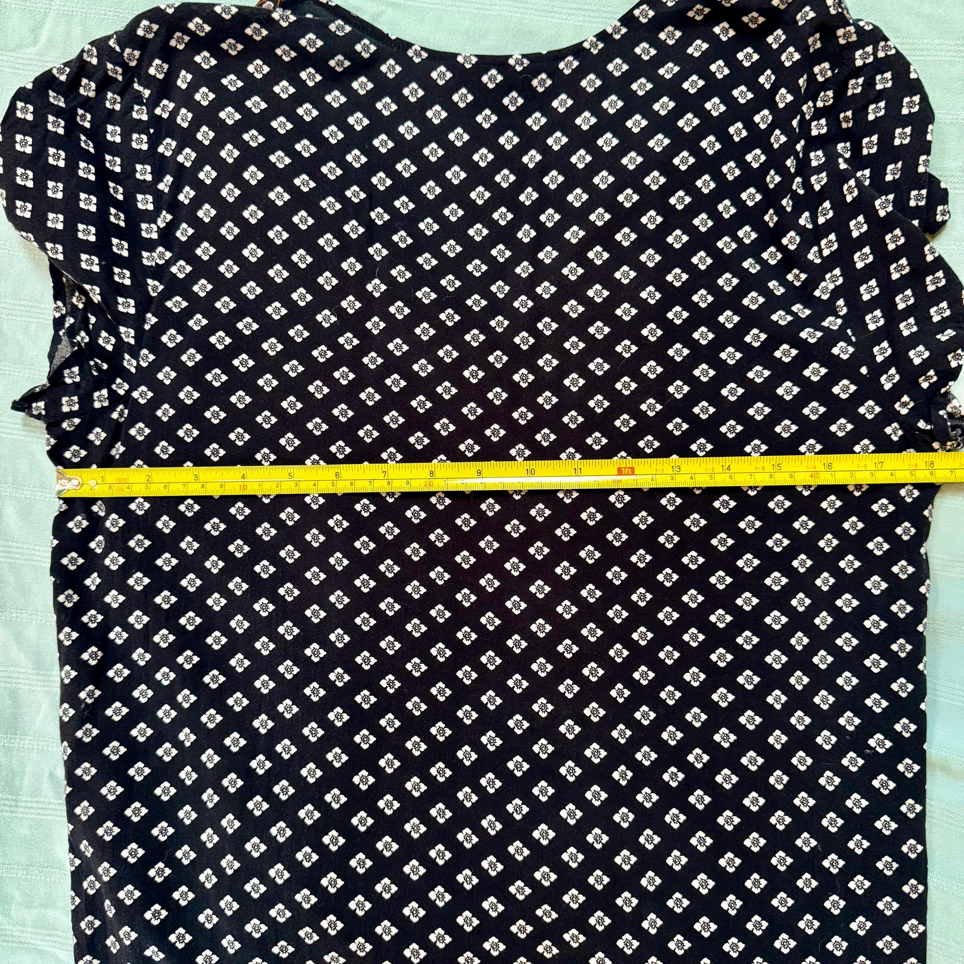 Express Black & White Floral Geometric High-Low Faux Wrap Blouse, Size M 9