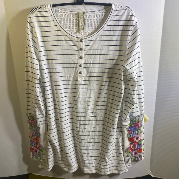 Aratta Silent Journey Henley Shirt Women Sz L Floral Embroidered Cuffs Lace NWT