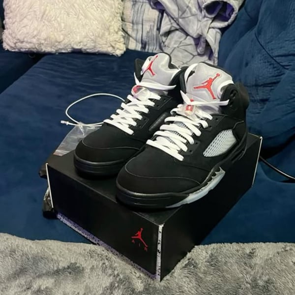 Jordan 5 Retro OG “Black Metallic Reimagined” (Size 7Y)