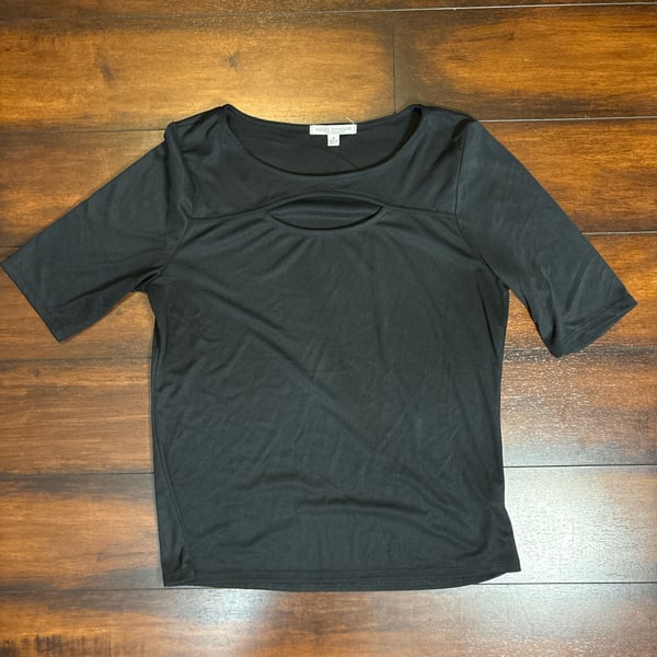 Ava & Viv Women's Black Ribbed Peekaboo Short Sleeve Top