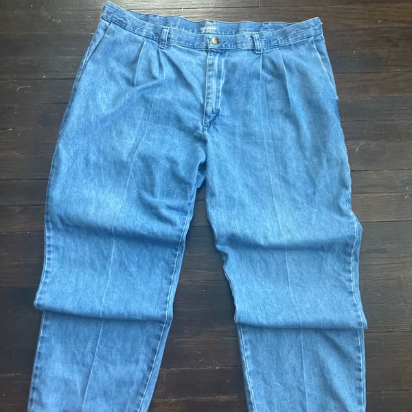 Eddie Bauer Men's Baggy Fit Pleated Denim Jeans