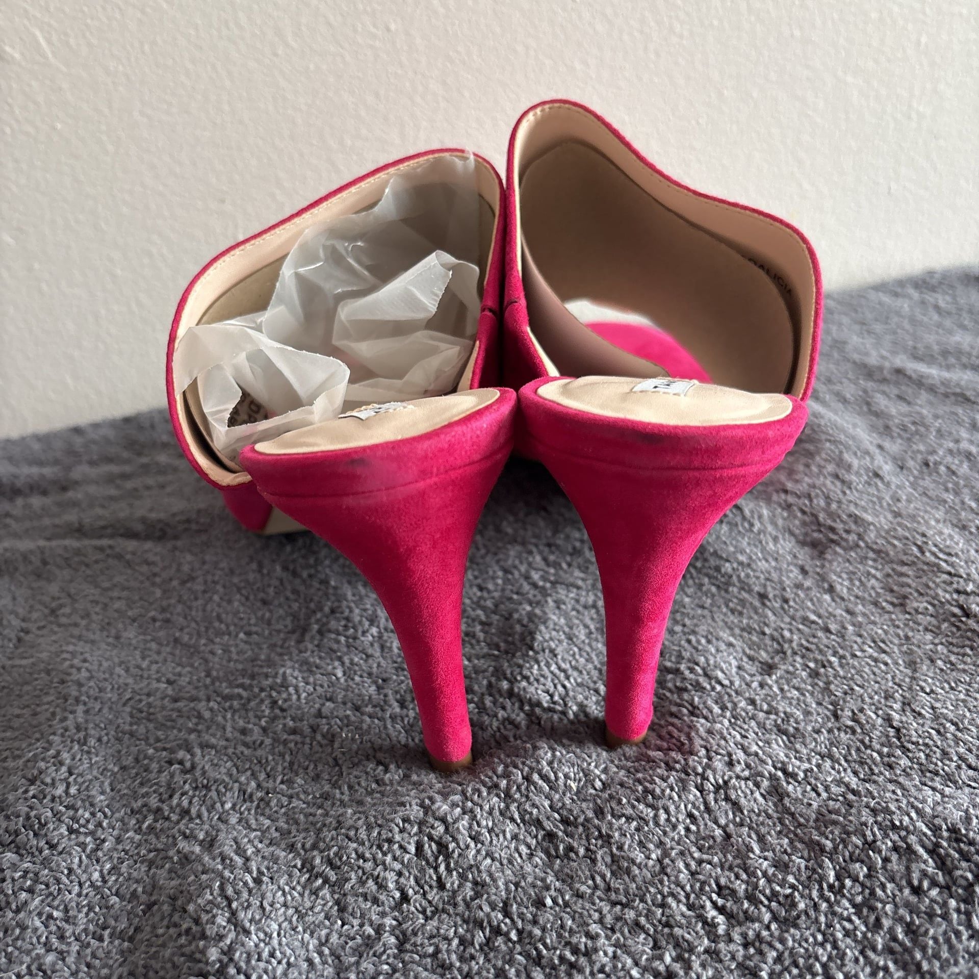 Tahari Lahni Slide Sandal in Pink Suede 5