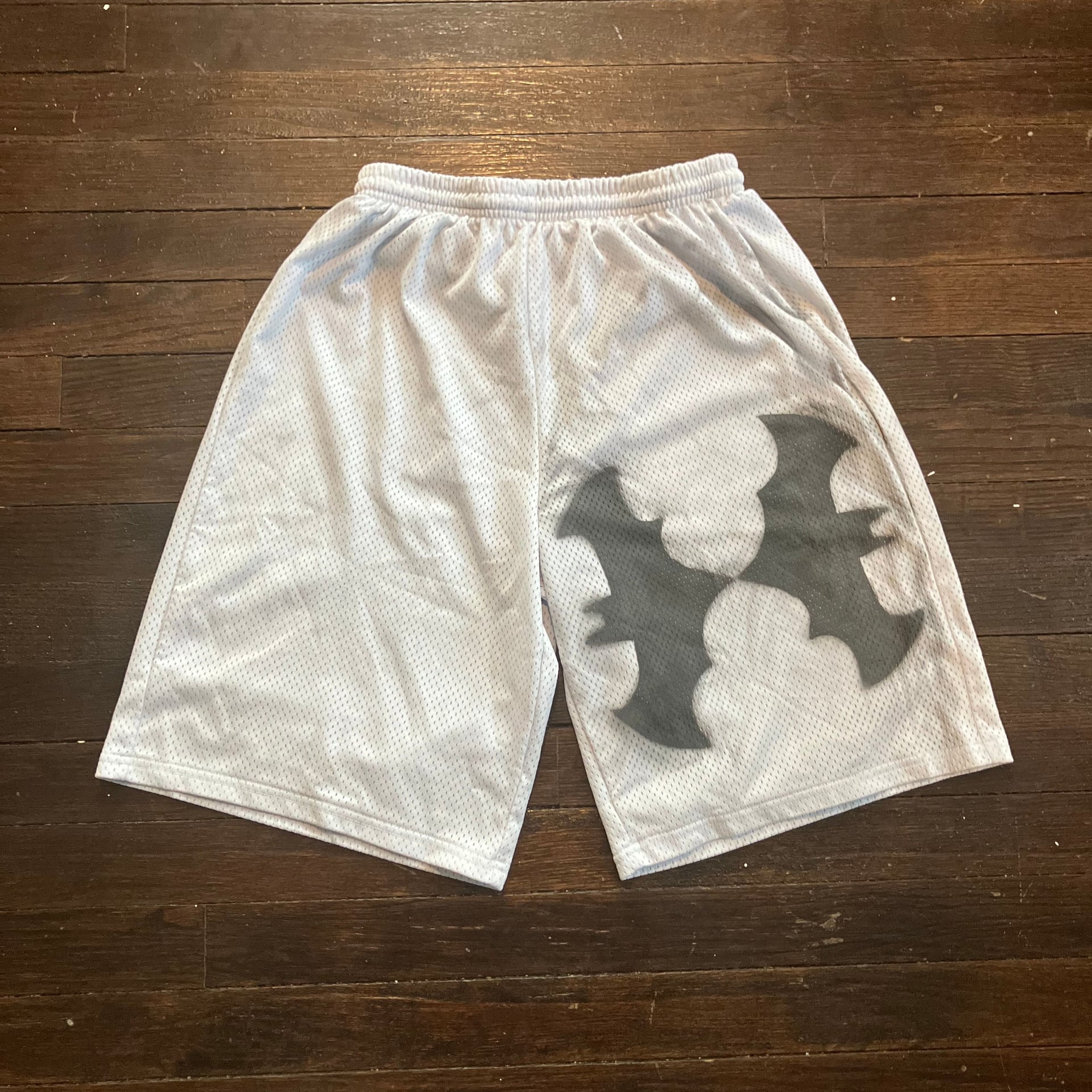 Men's Black and White Bat Print Quick Dry Swim Trunks 1