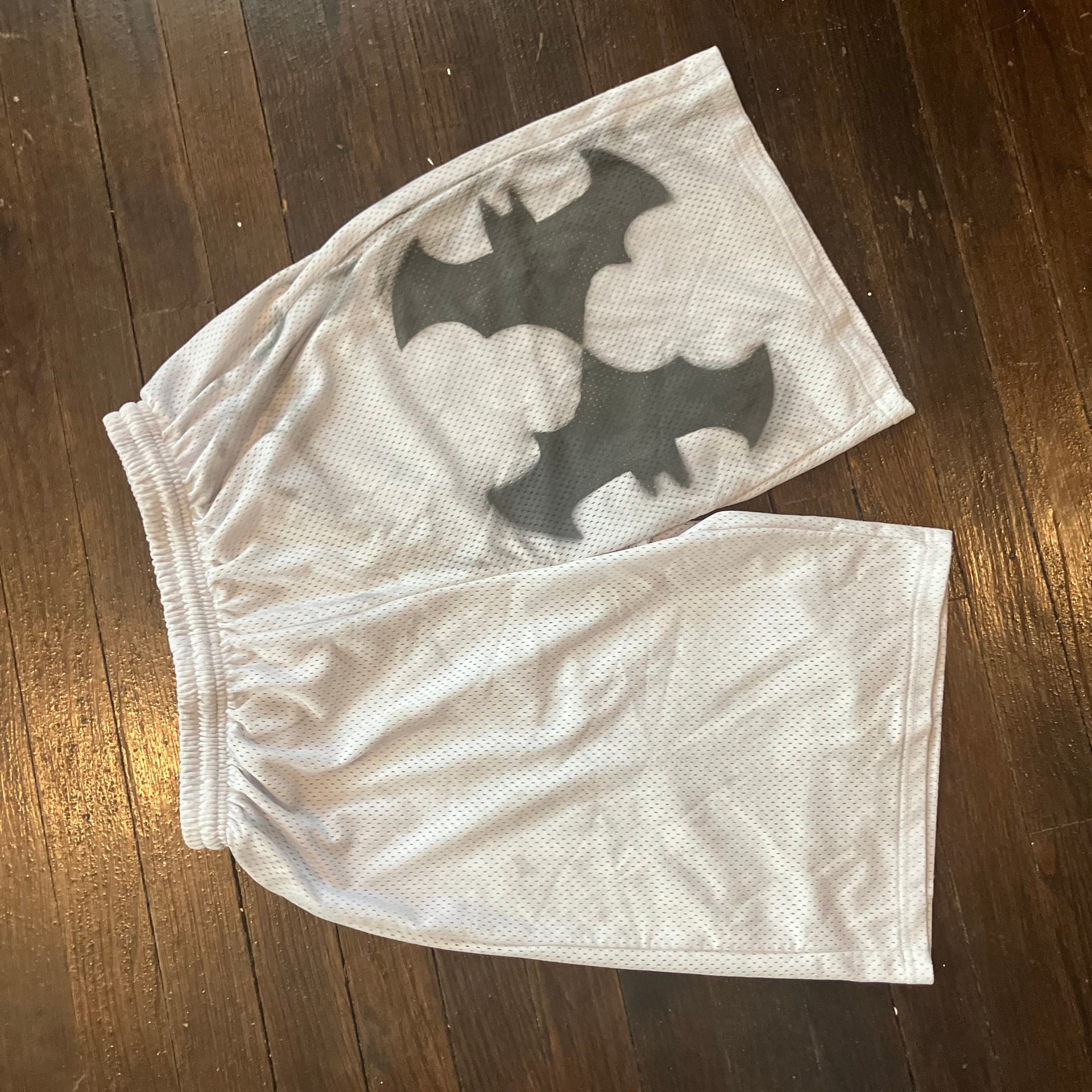 Men's Black and White Bat Print Quick Dry Swim Trunks 3