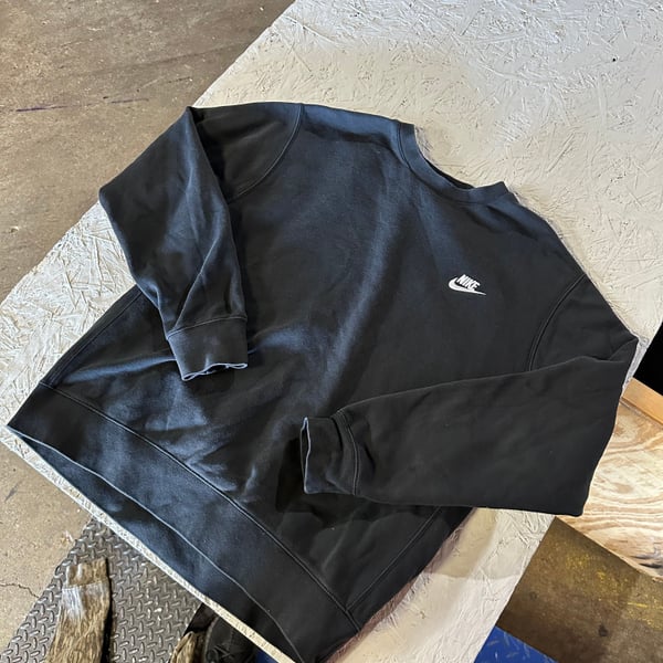 Nike Mini Swoosh Embroidered Crewneck Sweatshirt Black