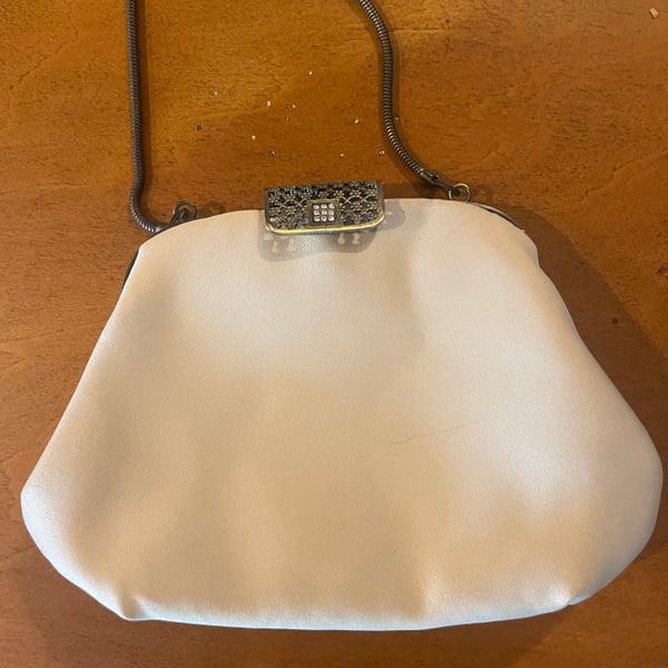 1950s Jessica McClintock Elegant Pearl White Evening Clutch with Gold Chain 