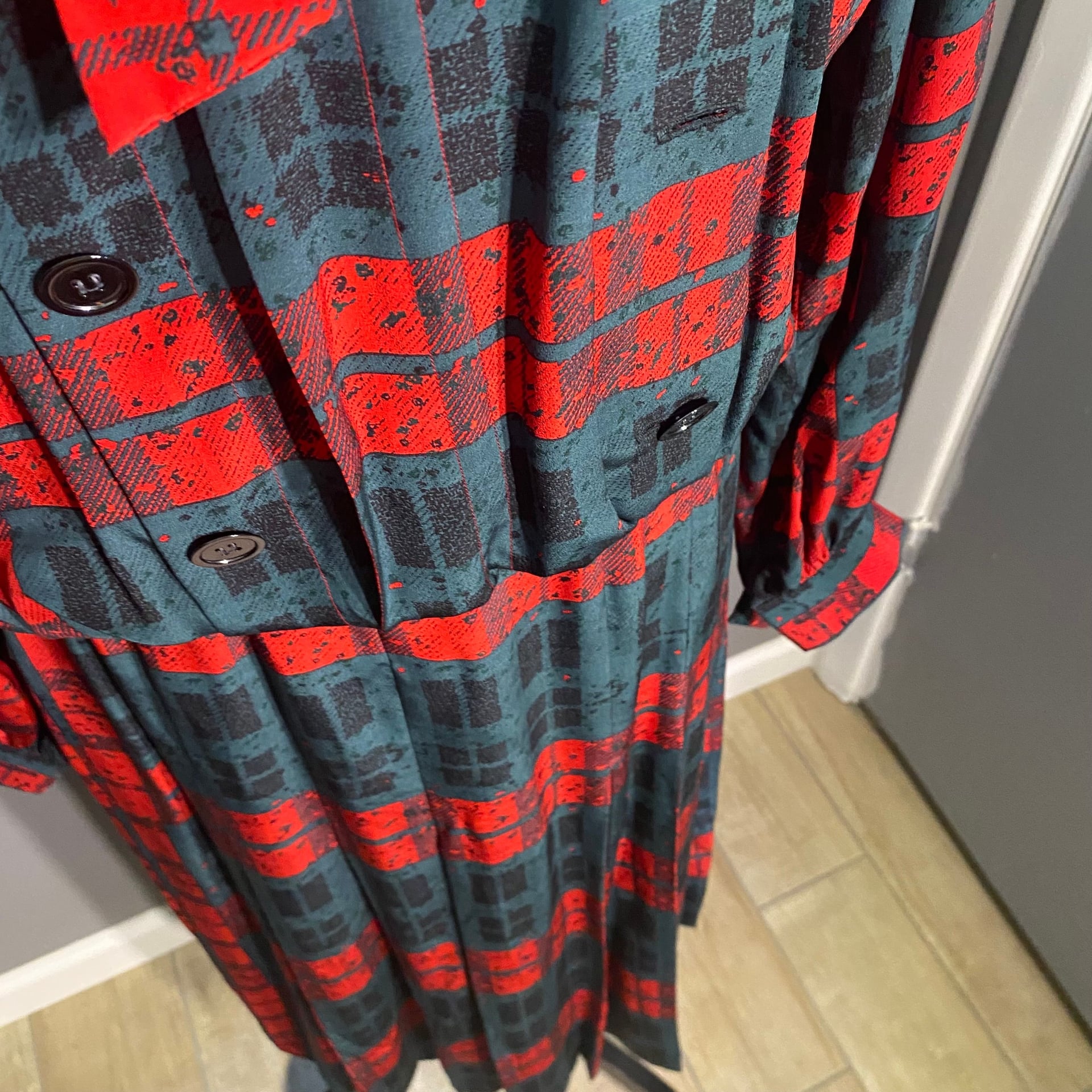 Vintage 1980s Albert Nipon Red Green & Black Plaid Drop Waist Silk Dress 6