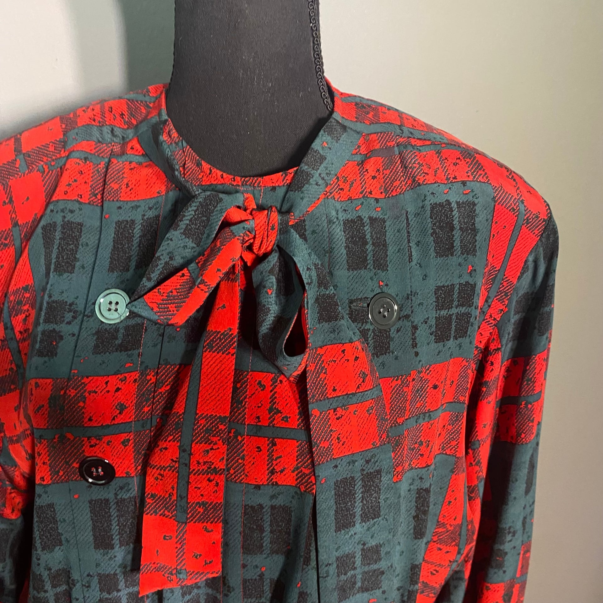 Vintage 1980s Albert Nipon Red Green & Black Plaid Drop Waist Silk Dress 3