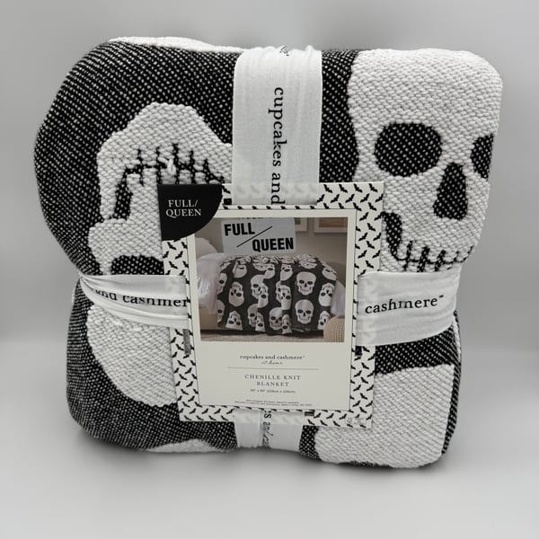 Cupcakes and Cashmere Full/Queen Halloween Skull Knit Blanket