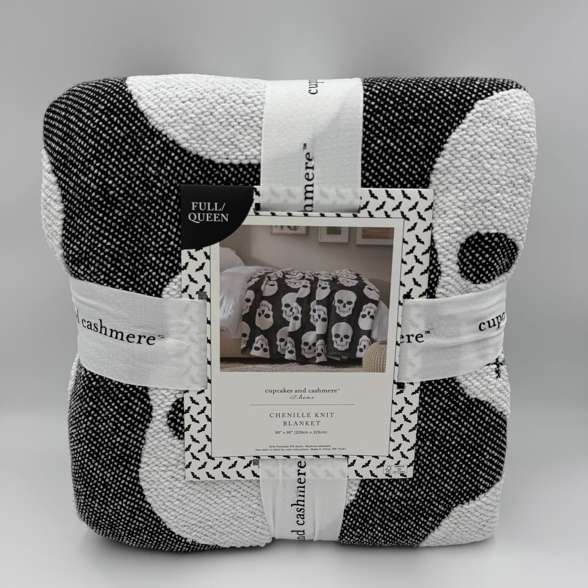 Cupcakes and Cashmere Full/Queen Halloween Skull Knit Blanket 3