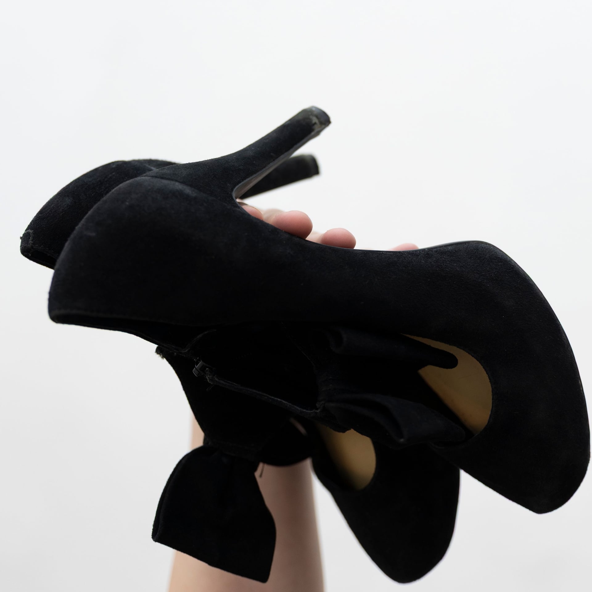 Gianni Bini Black Suede Mary Jane Bowtie Heels Size 8 3