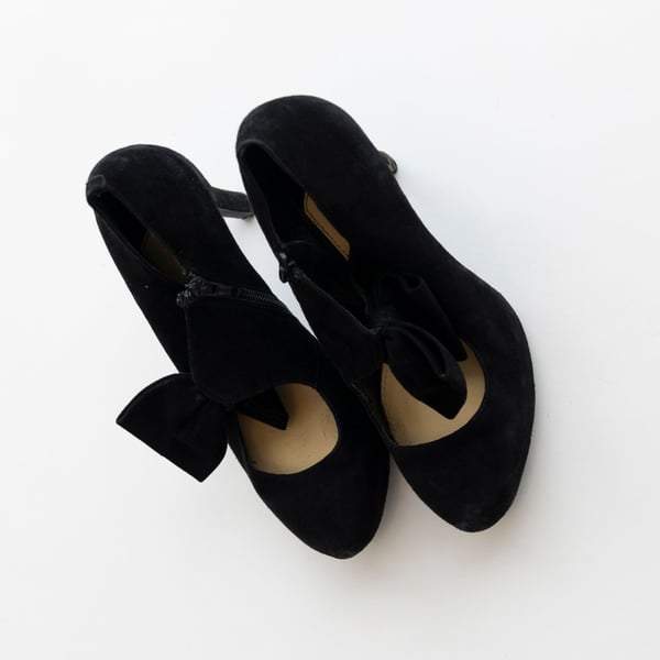 Gianni Bini Black Suede Mary Jane Bowtie Heels Size 8