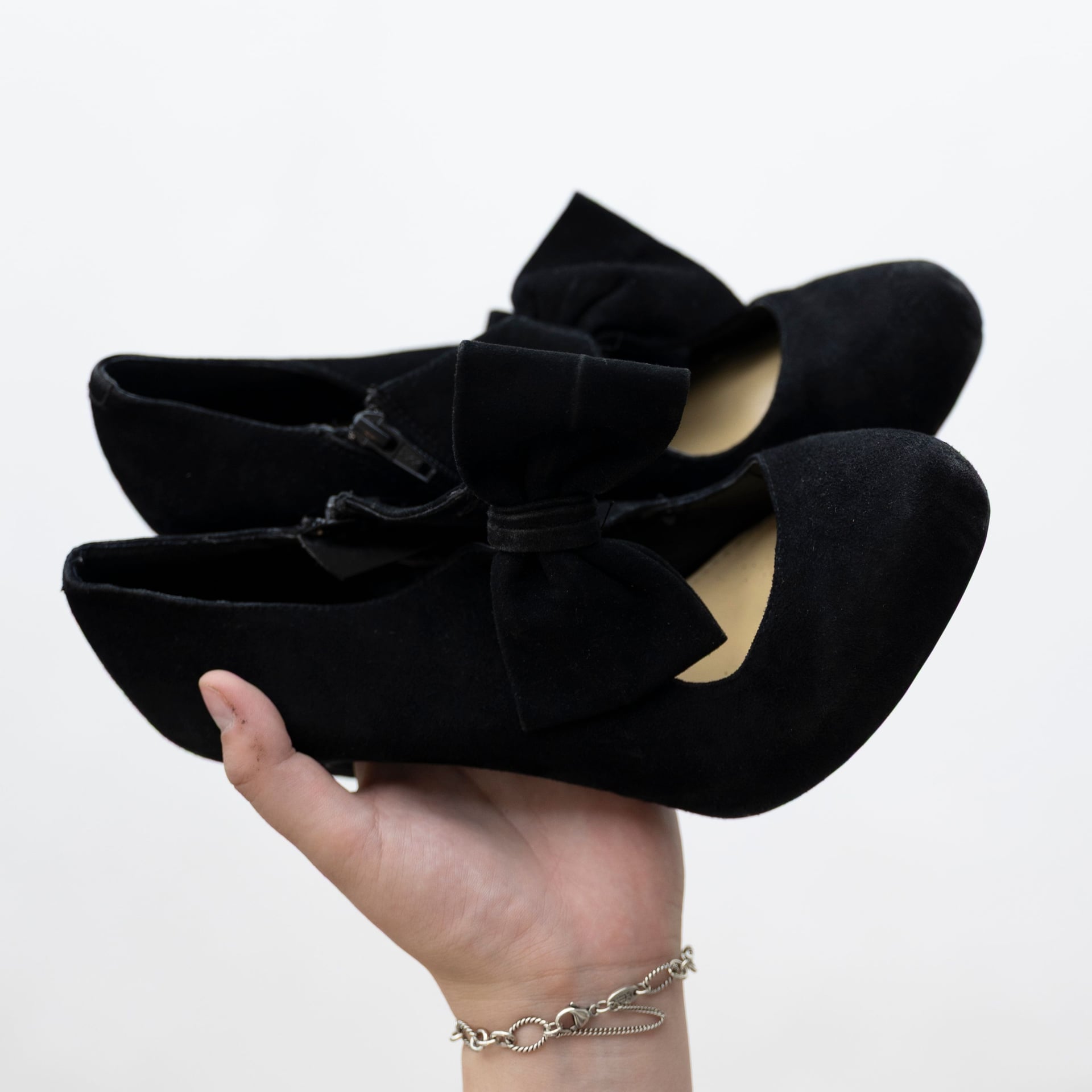 Gianni Bini Black Suede Mary Jane Bowtie Heels Size 8 2