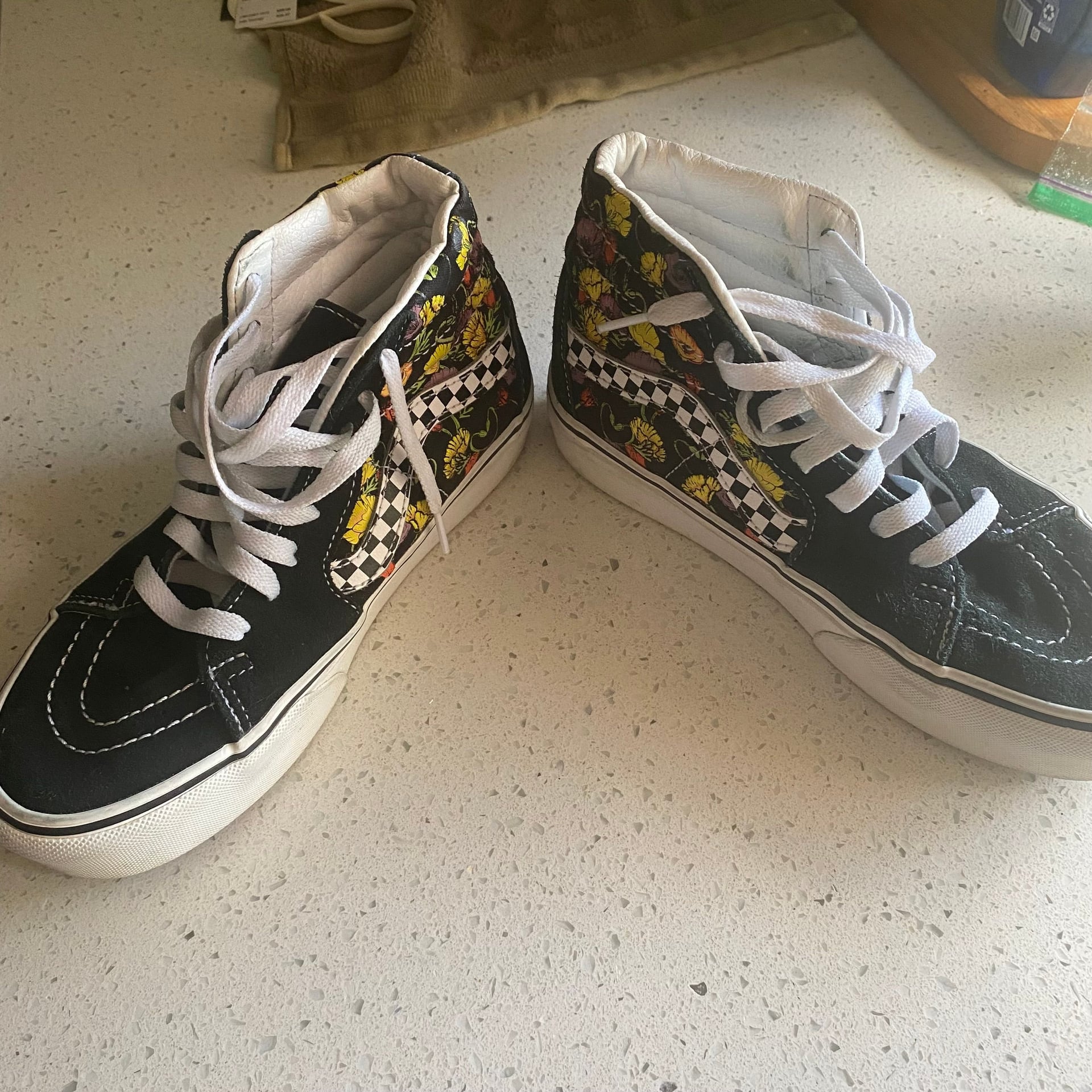Vans Size 7 NWOT 3
