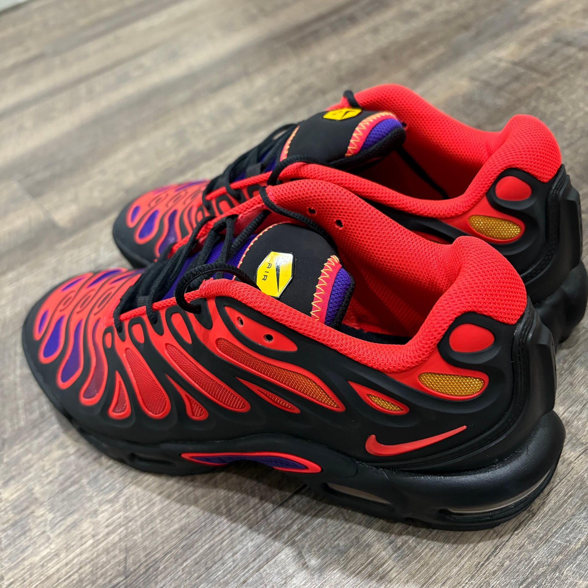 Nike Air Max Plus Drift Men's Shoes Black Bright Crimson 2