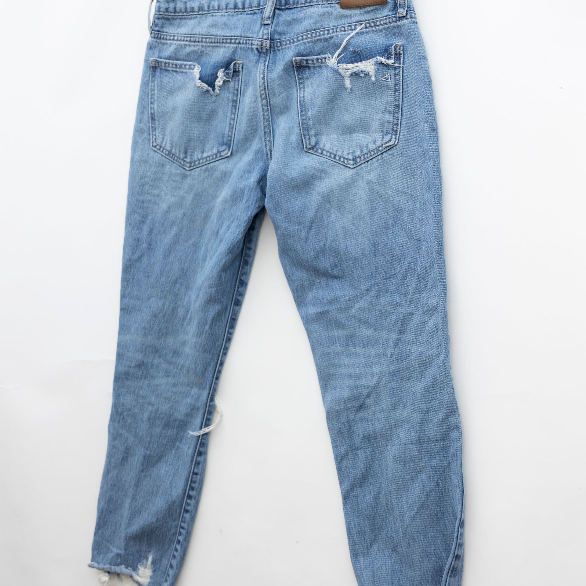 Hidden Los Angeles Light Wash Distressed Jeans 3