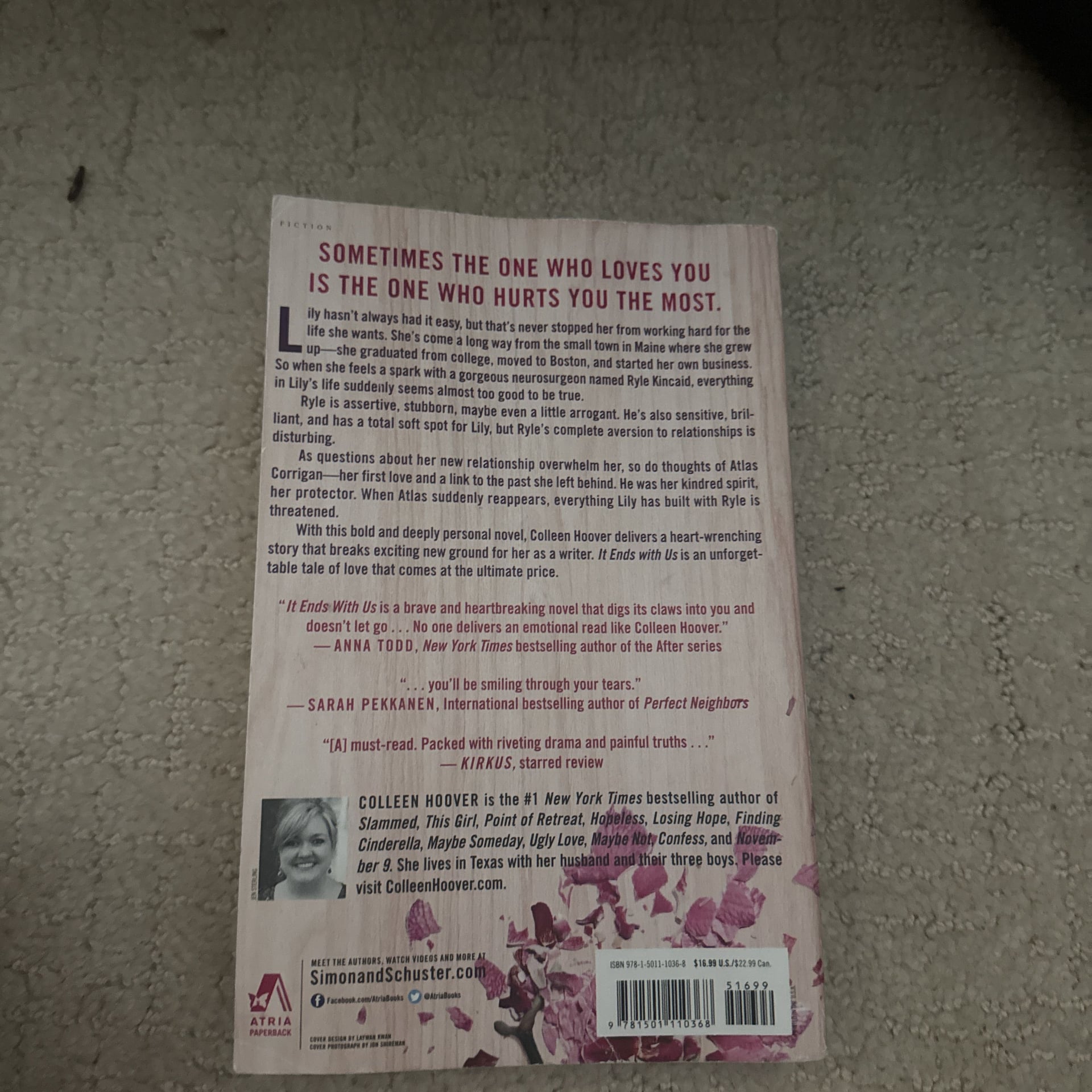 It Ends with Us: A Novel by Colleen Hoover 2