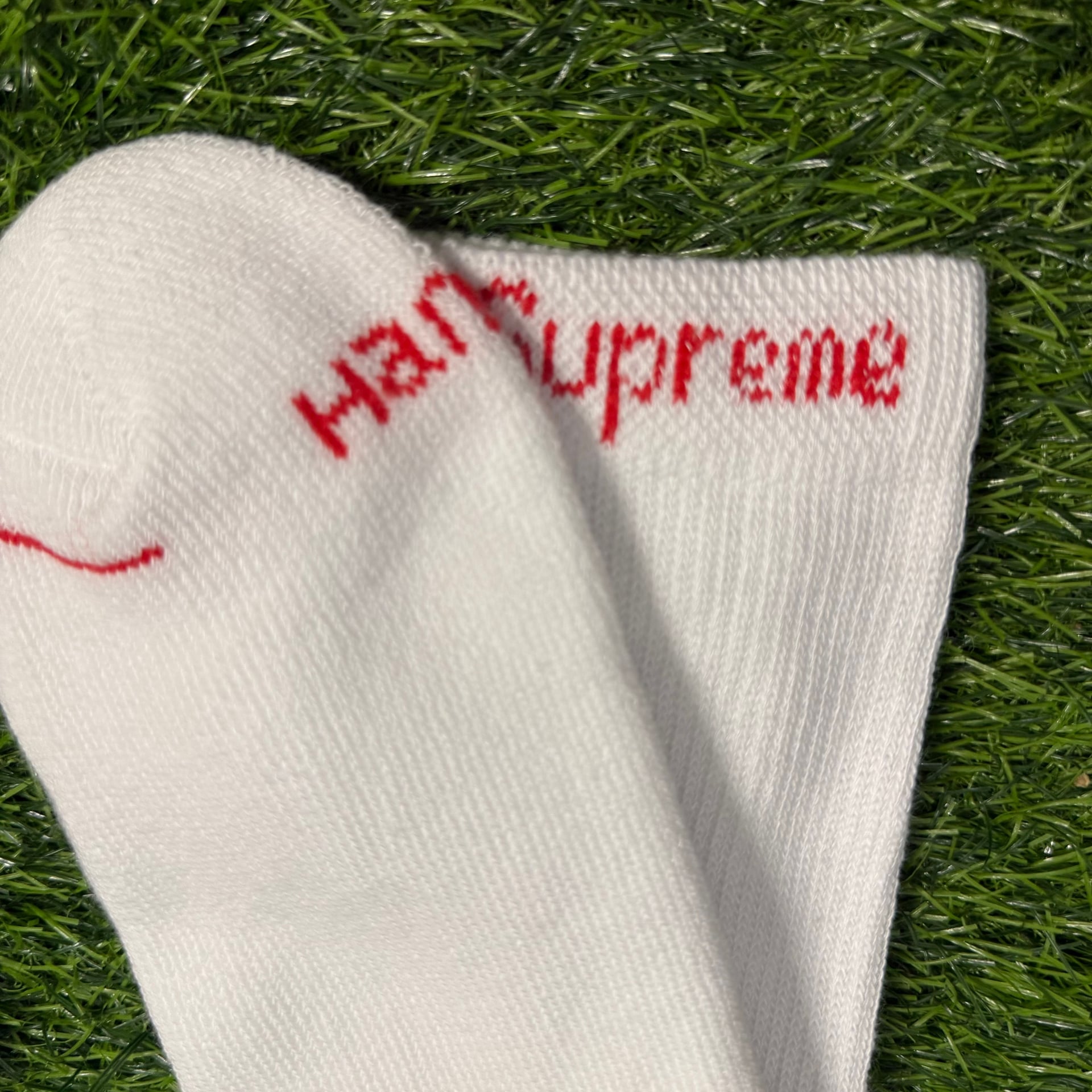 Supreme Hanes 1 White pair and 1 Black pair 3