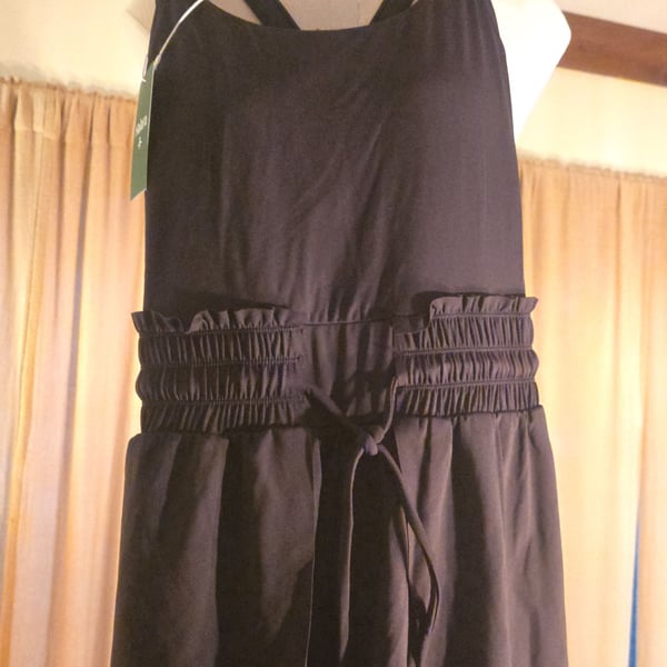 NWT - HALARA - Easy Peasy Romper w. Padded Bra - Size M - Black 