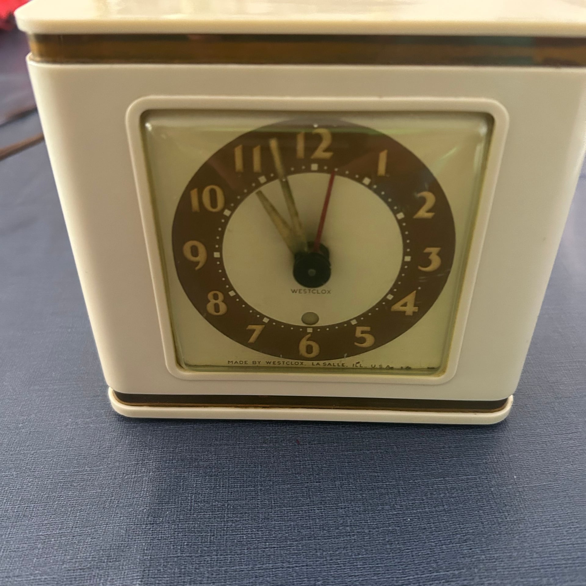 Vintage Westclox Logan Self-Starting Electric Alarm Clock 1