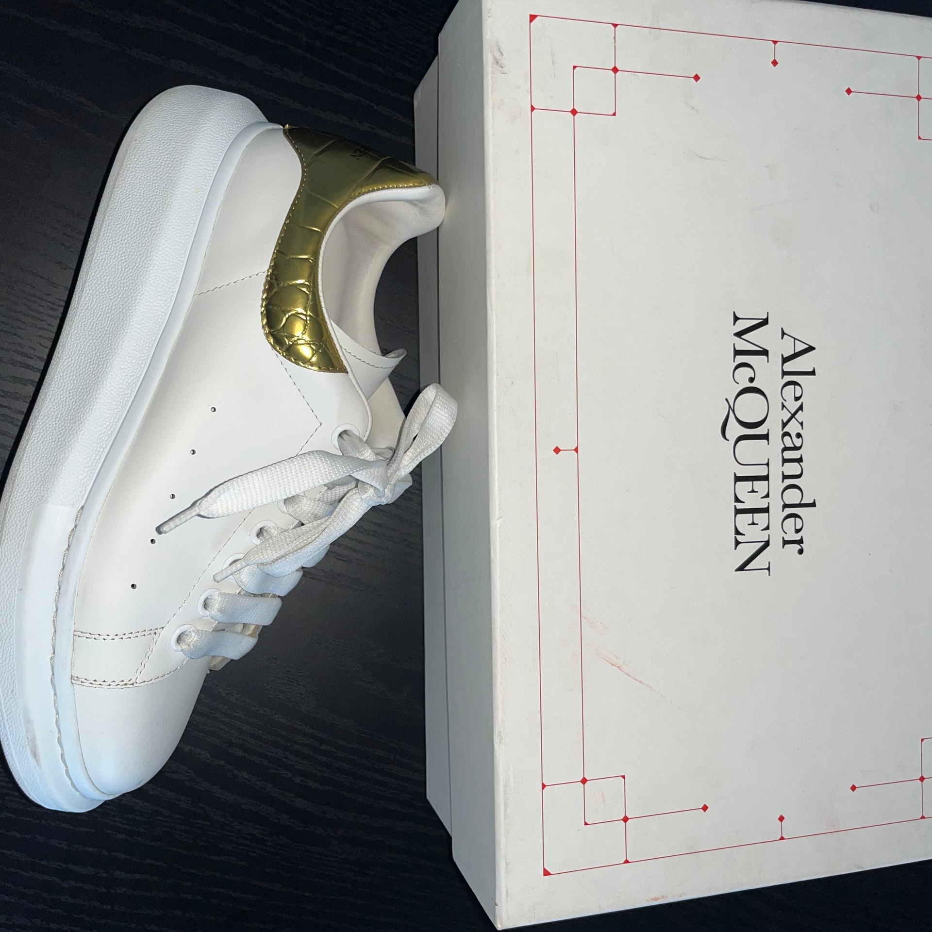 Alexander McQueen 9