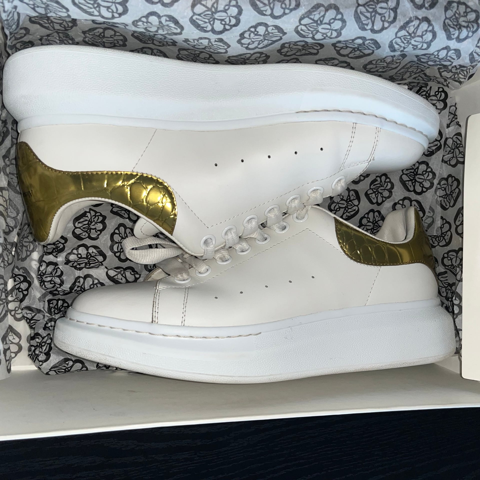 Alexander McQueen 10