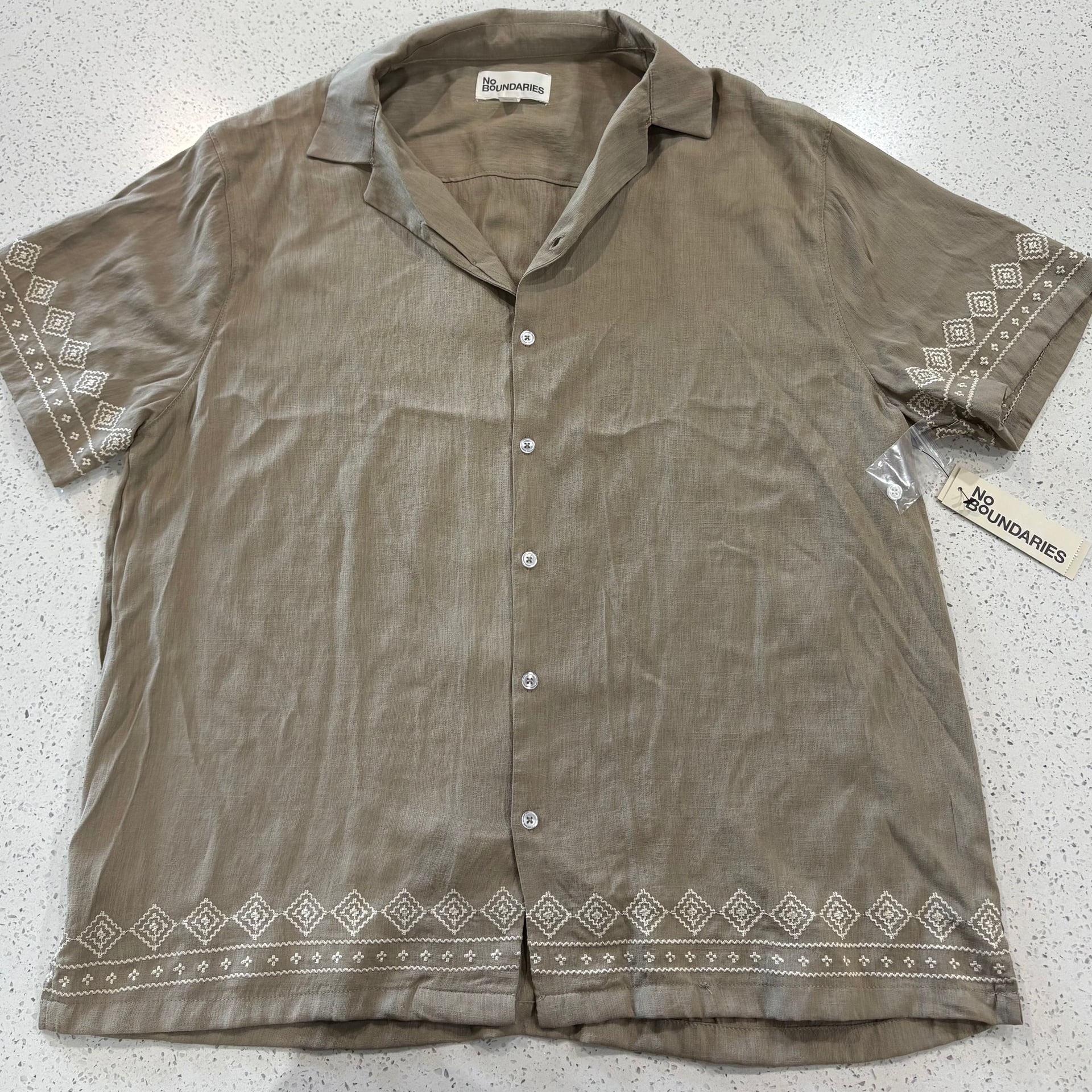 No Boundaries Men's Short Sleeve Button Down Shirt 2