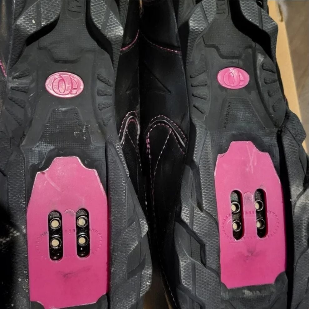Pearl Izumi Women's All-Road 15211001 Cycling Shoes - Black/Pink 5
