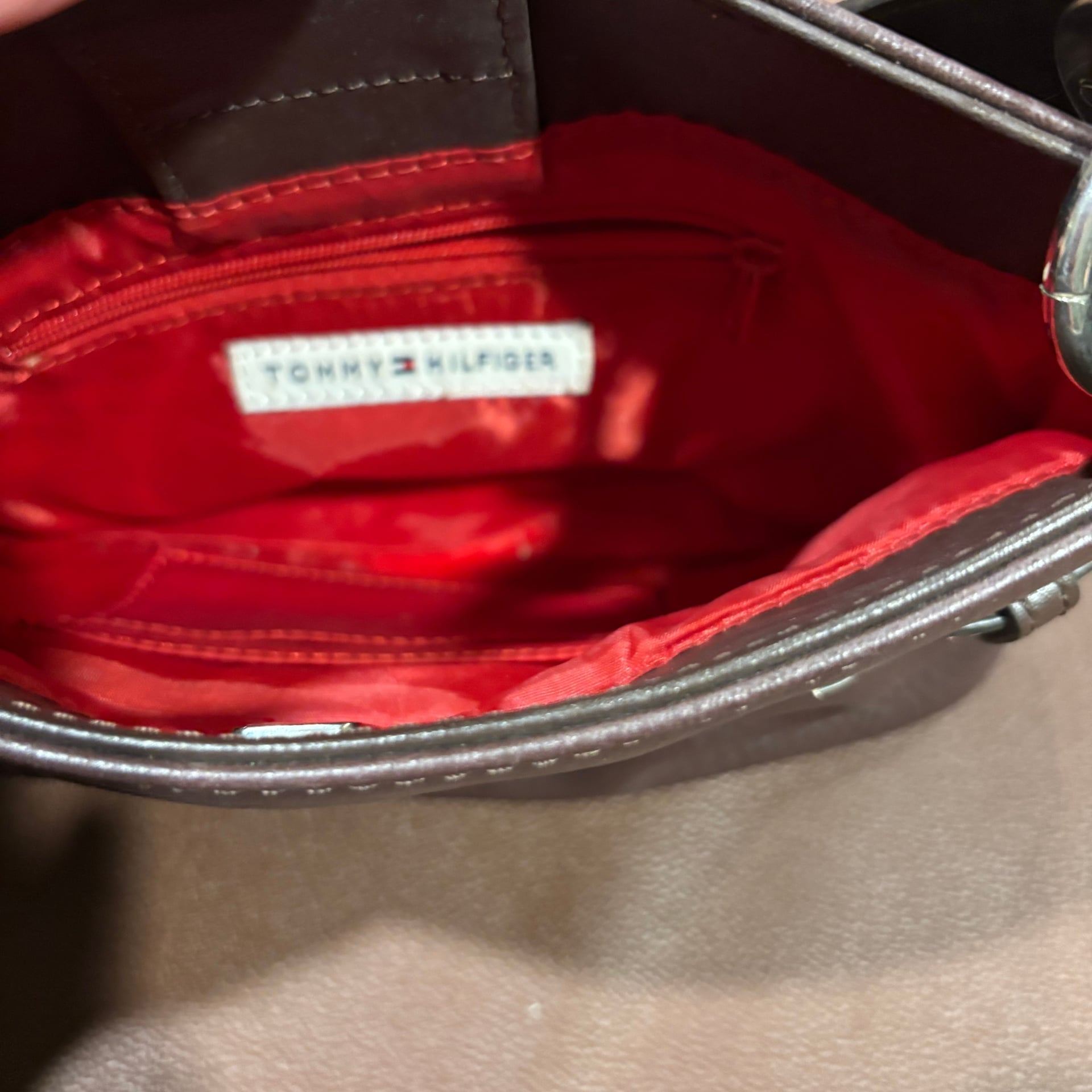 Tommy Hilfiger 9