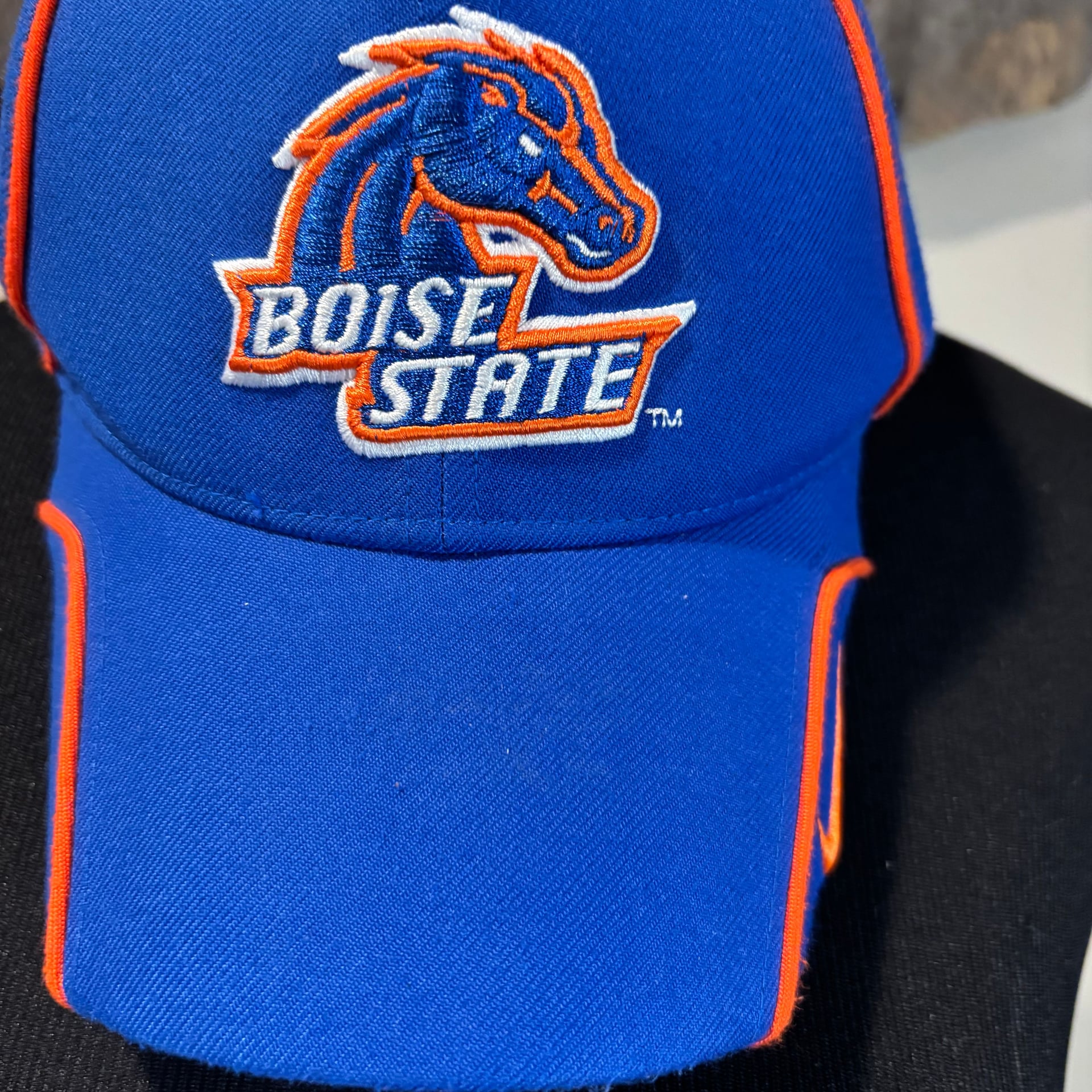 Vintage Nike Men's Boise State Broncos Multi Logo Hat 2