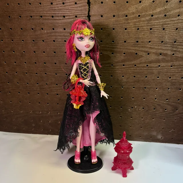 Monster High 13 Wishes Draculaura Doll