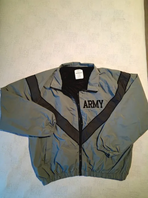 US Army IPFU Physical Fitness Uniform Jacket Medium Regular