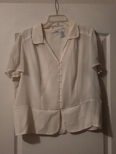 East 5th Short Sleeve Blouse Size 18W Ivory Button Down Dress Top