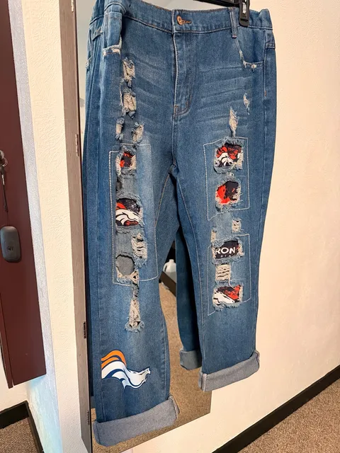 Denver Broncos Distressed Jeans Size XL