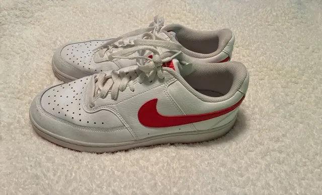Nike Court Vision Low Size 9.5 White University Red A817