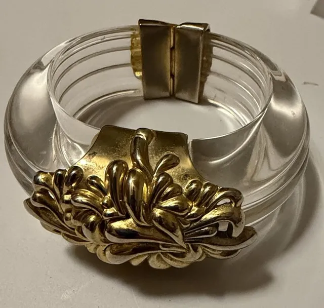 Vtg 80s Inna Cytrine Paris Clear Lucite Bangle Gold Chrysanthemum Cuff