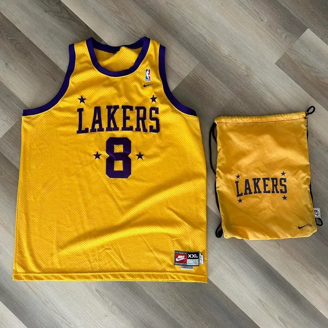 Nike Kobe Bryant Lakers Jersey Size XXL Yellow Los Angeles #8