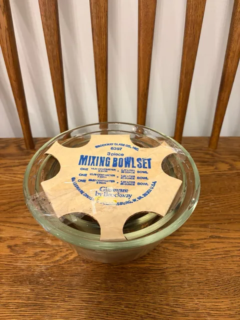 Brockway Glass Co. 3-Piece Mixing Bowl Set 6397 New with Tags