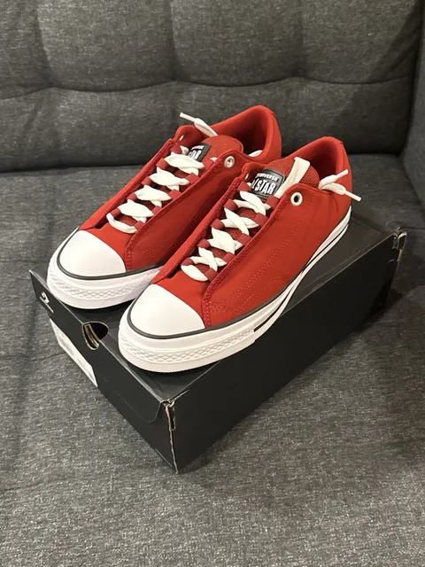 10.5M / 12W - Converse Chuck Taylor Puff Park Red Low Top Sneakers