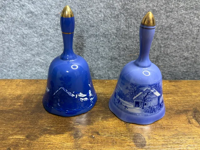 🔔 VINTAGE 1977 CURRIER & IVES COLLECTIBLE BELLS – SET OF 2 🔔