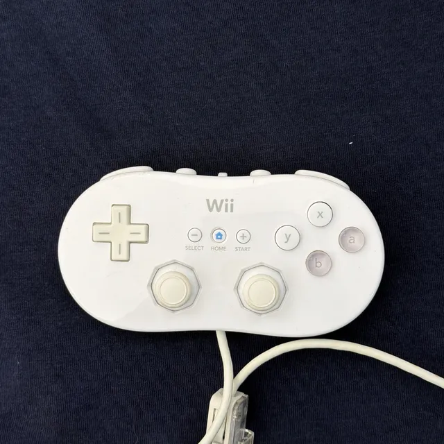 Nintendo Classic Controller RVL-005 Game Controller Wii Wired White Ergonomic