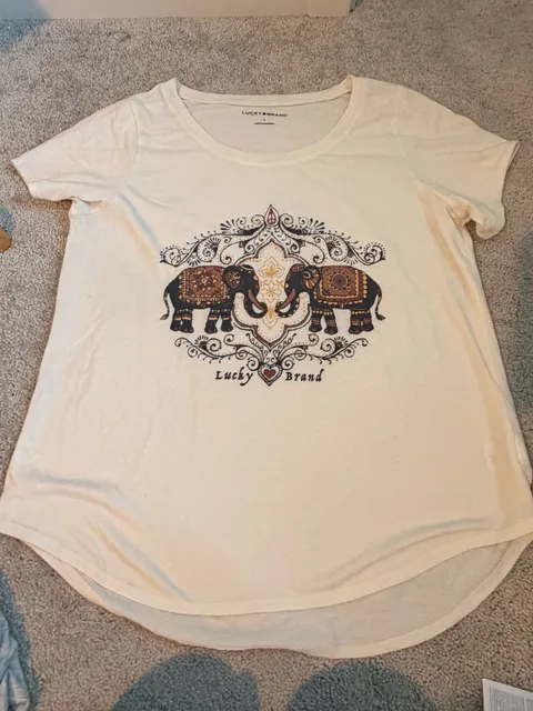 Lucky Brand Elephant Graphic Tee Size L Cream Short Sleeve Boho Shirt