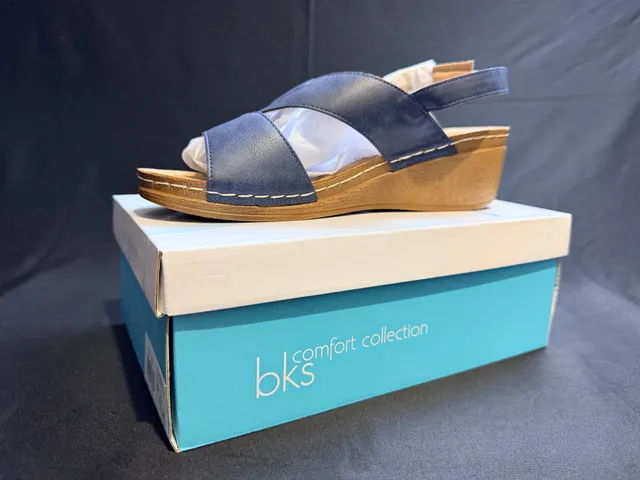 BKS Stern Comfort Collection Wedge Sandals Size 9 M Navy Blue