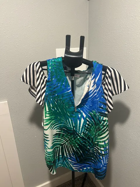 Calvin Klein Blouse Size L Cold Shoulder Tropical Print Ruffle Sleeve